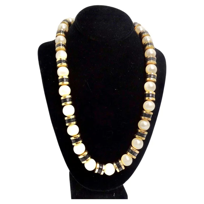 1970s Synthetic Pearl Beaded Necklace Vintage by Misty Necklaces