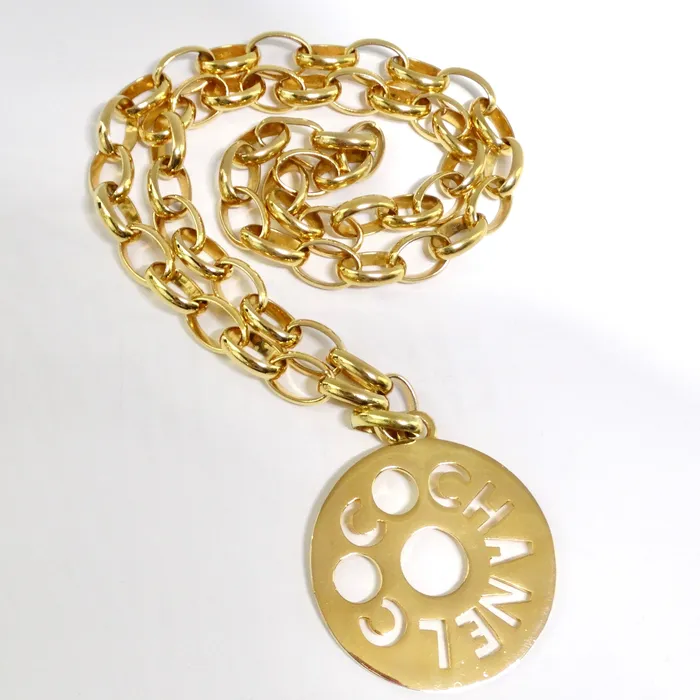 Vintage by Misty Necklaces Chanel 1970s Gold Tone Oversize Pendant Necklace