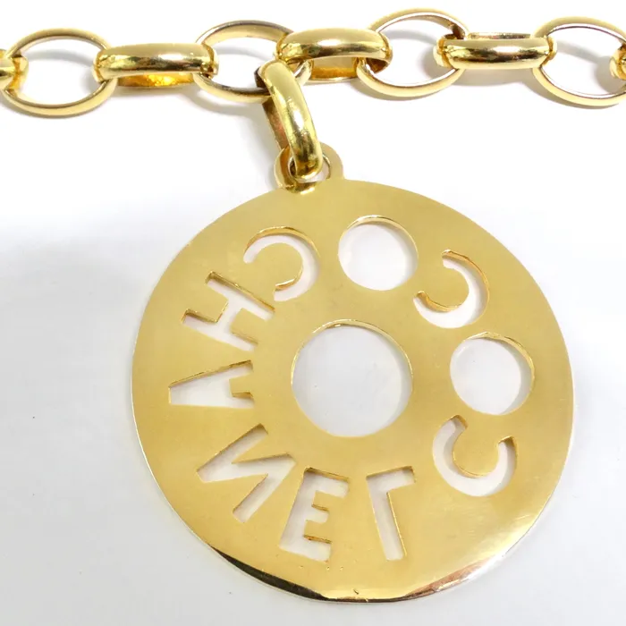 Vintage by Misty Necklaces Chanel 1970s Gold Tone Oversize Pendant Necklace