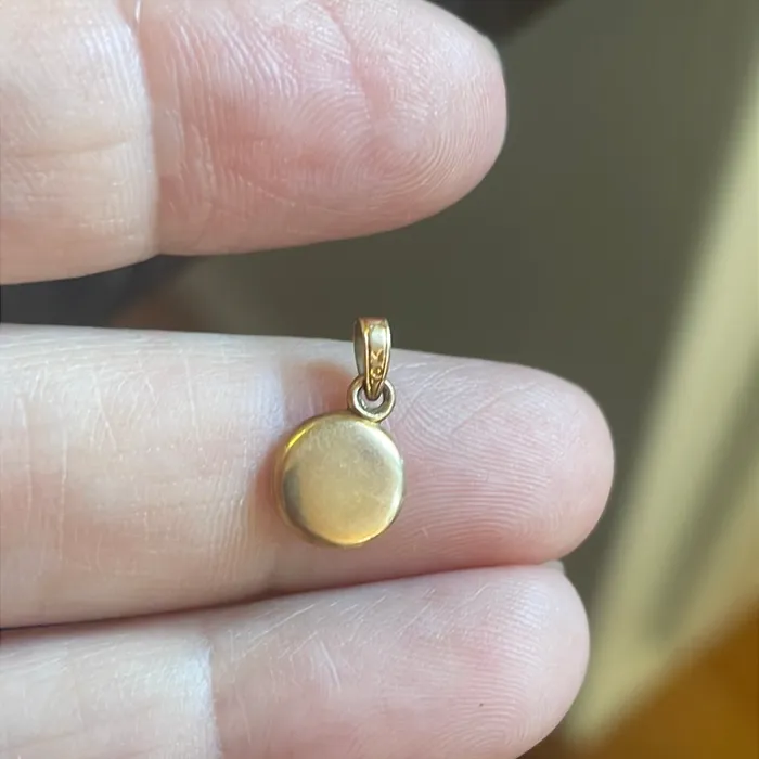 Dainty Flower Pendant 10k Gold Vintage Vintage Paris Jewelry Necklaces Dainty Flower Pendant 10k Gold Vintage Vintage Paris Jewelry Necklaces