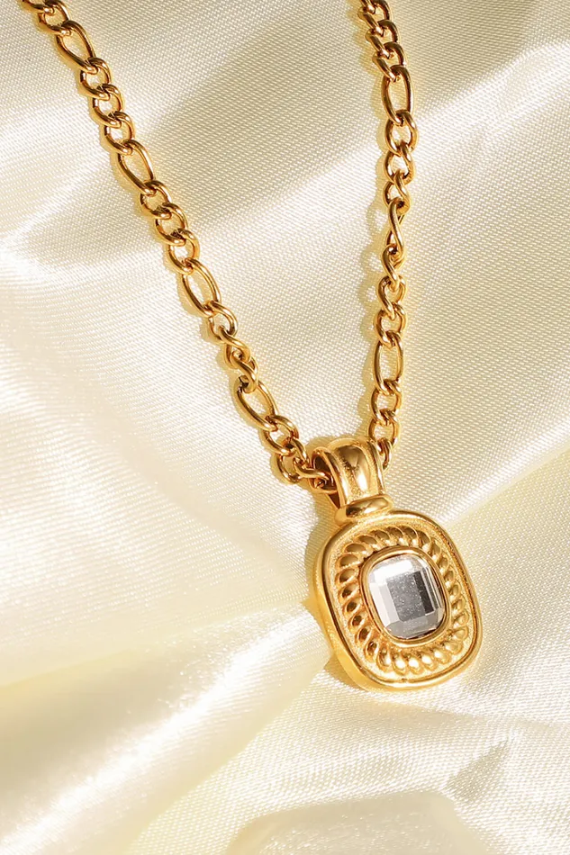 Trendsi Necklaces 18K Gold Plated Inlaid Rhinestone Pendant Necklace