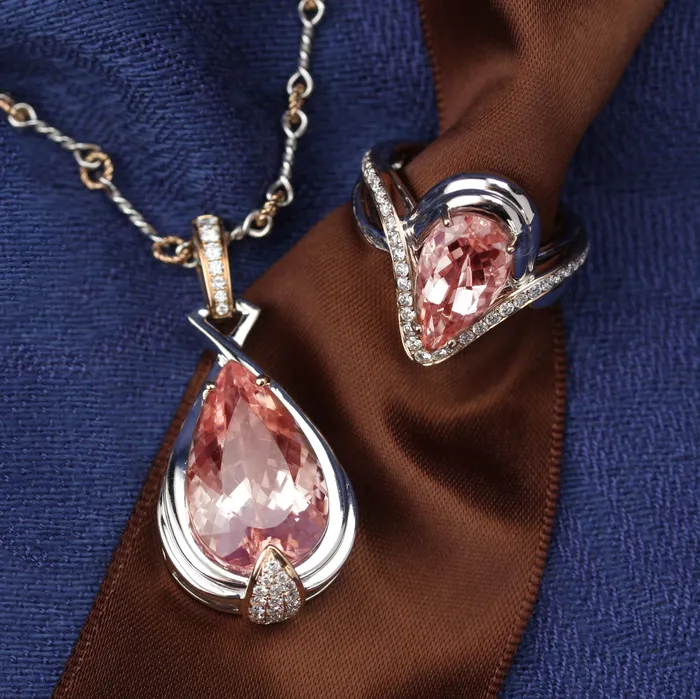 Frederic Sage 18K White Gold Morganite Necklace 338658 Necklaces Frederic Sage 18K White Gold Morganite Necklace 338658 Necklaces